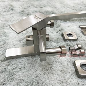 Củ sen inox 304 cho phép điều chỉnh nóng lạnh, 3 chế độ nước